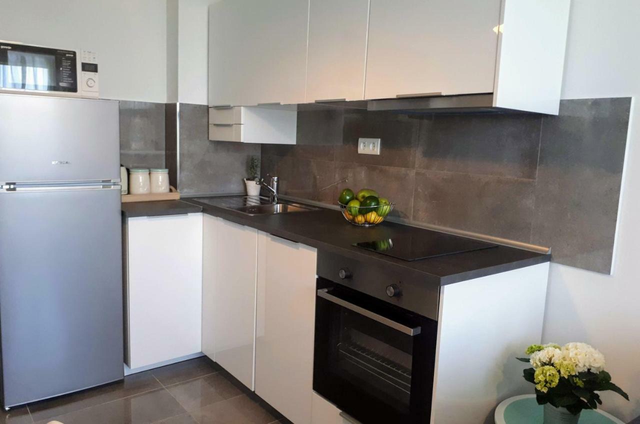 Apartment Eni With Garage Parking Сплит Екстериор снимка