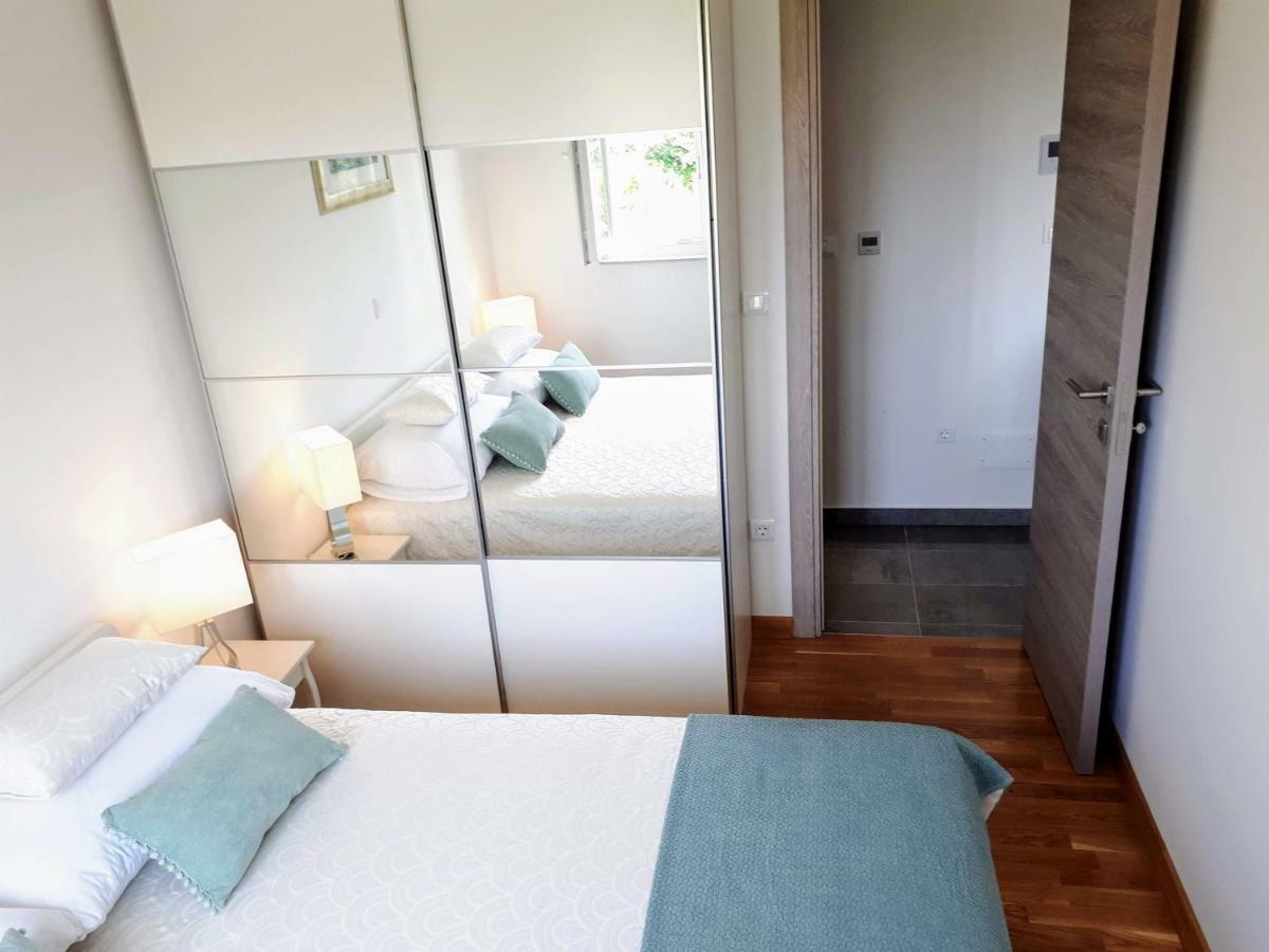 Apartment Eni With Garage Parking Сплит Екстериор снимка